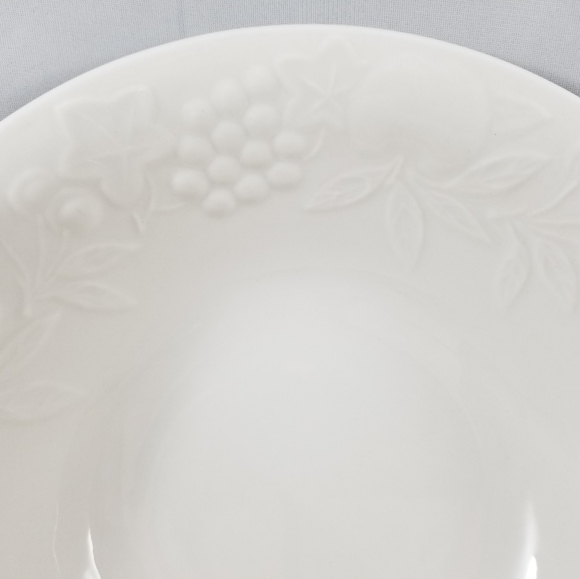 Gibson Housewares Flourish White Embossed Rimmed Soup Bowl - Picture 5 of 12